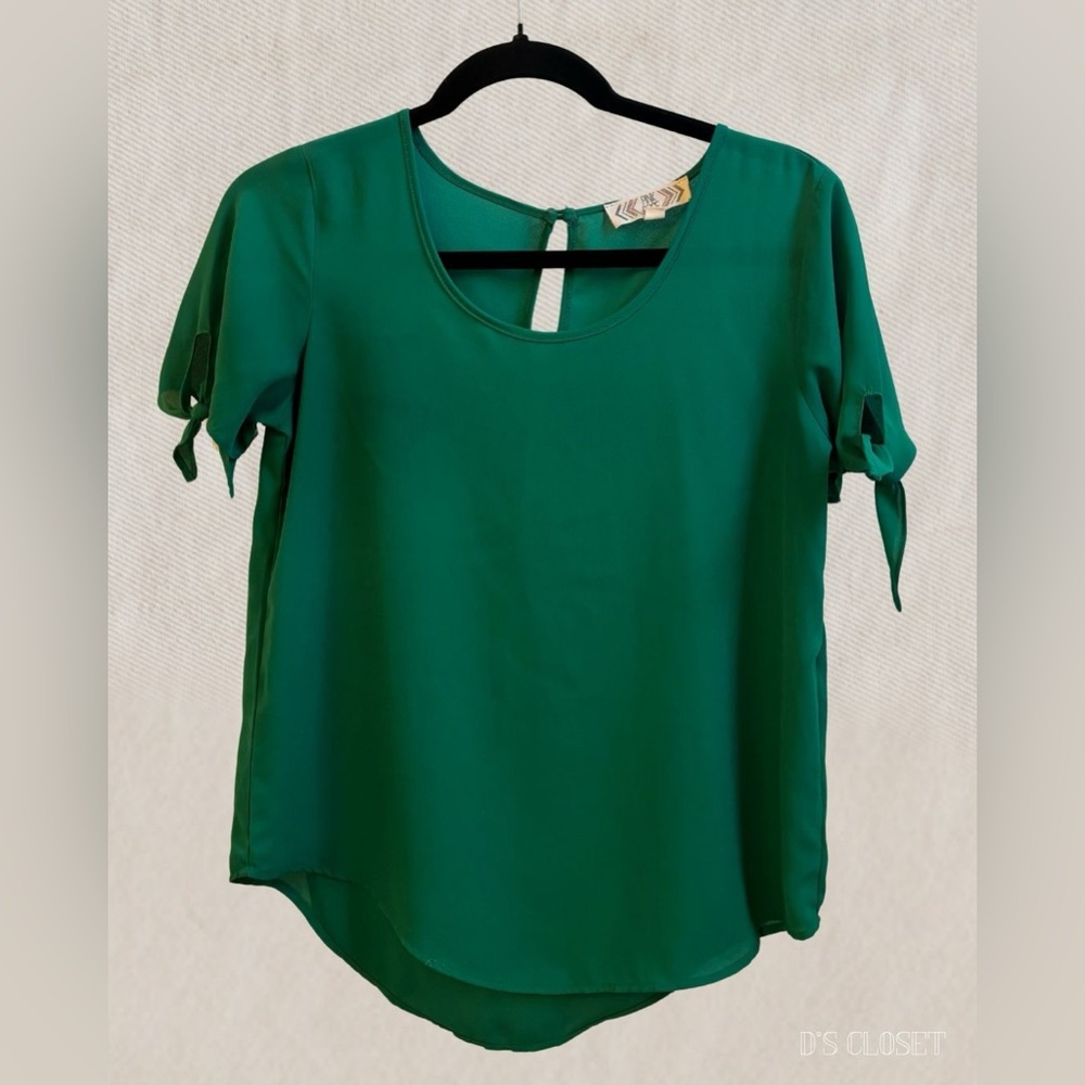 Elegant Green Women's Top